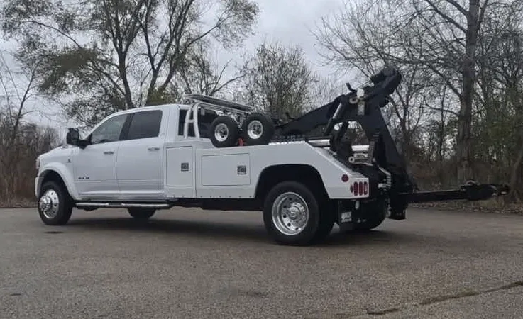 San Jose wrecker equipment securing damaged vehicle